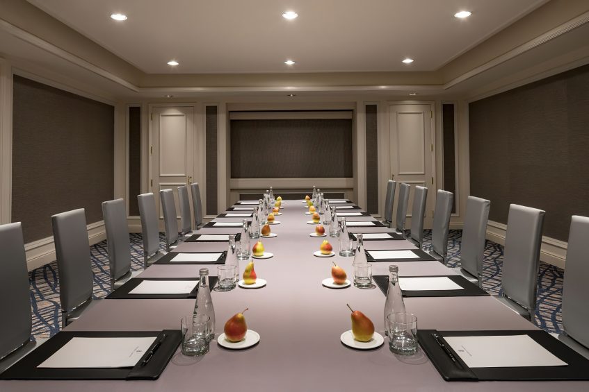 The Ritz-Carlton, Chicago Hotel - Chicago, IL, USA - Meeting Room