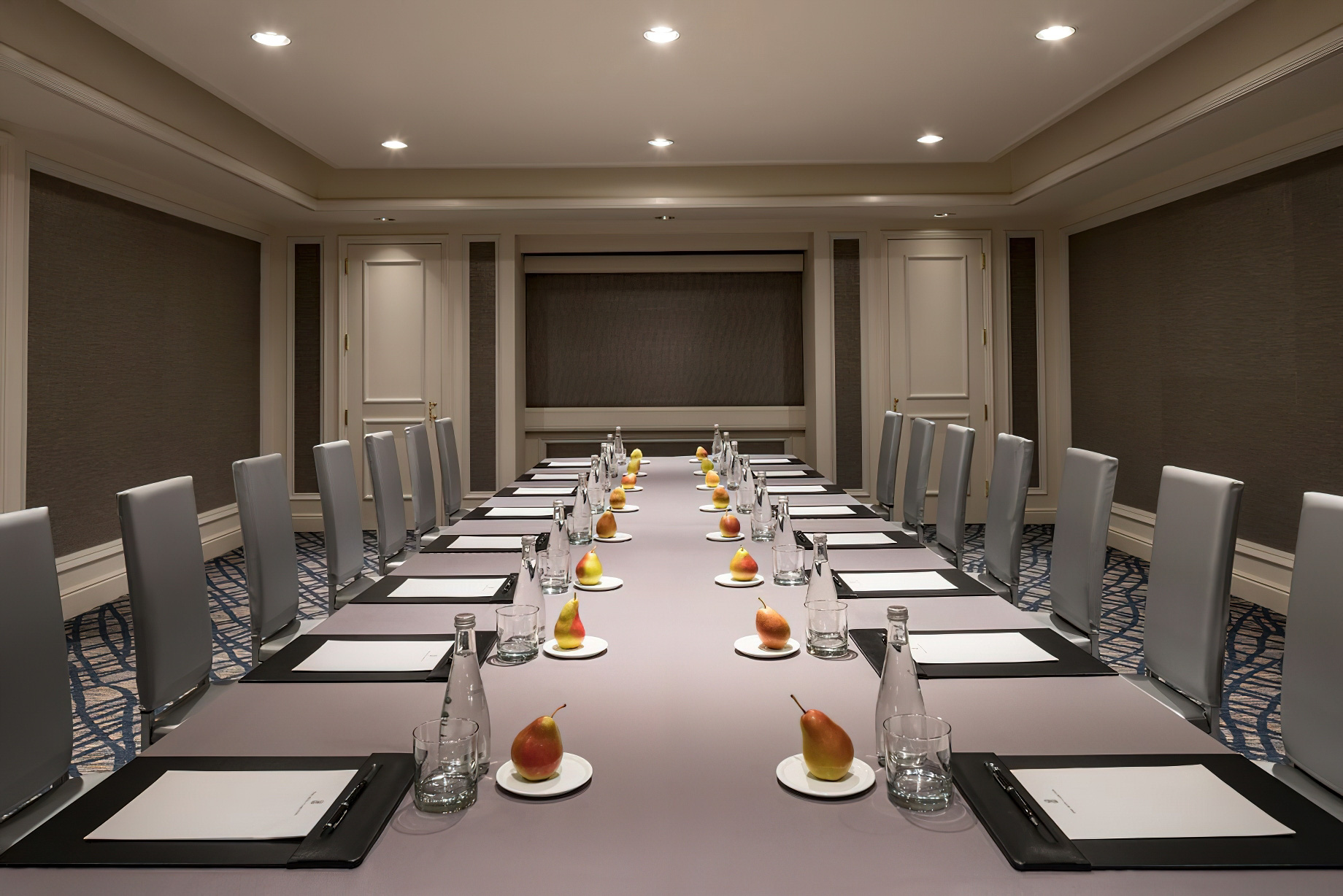 The Ritz-Carlton, Chicago Hotel – Chicago, IL, USA – Meeting Room