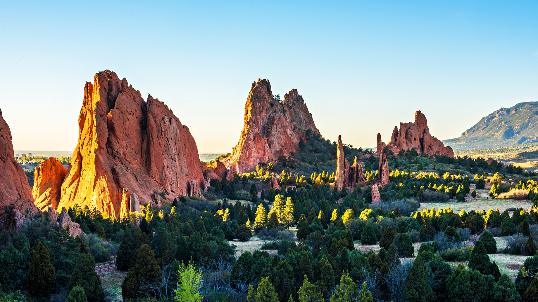 Sunrise at the Garden of the Gods in Colorado Springs, CO, USA