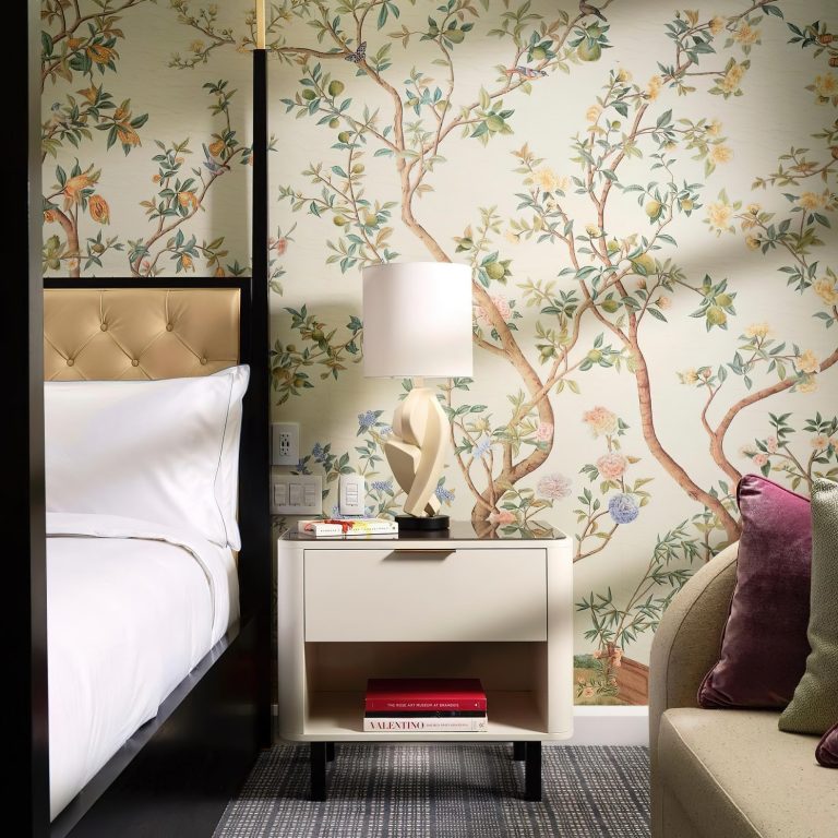 Mandarin Oriental, Boston Hotel – Boston, MA, USA – Presidential Suite Bedroom Decor