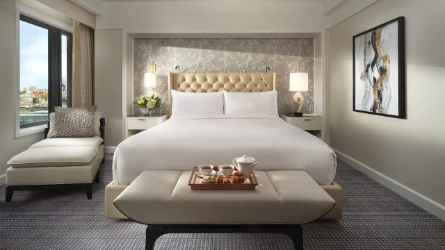 Mandarin Oriental, Boston Hotel - Boston, MA, USA - Back Bay Corner Suite Bedroom