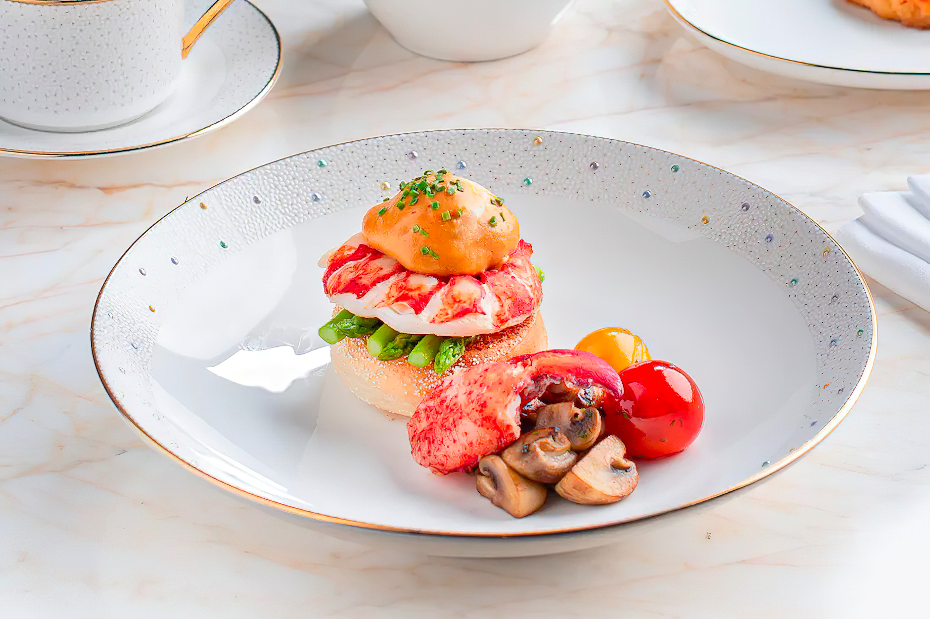 Mandarin Oriental Jumeira, Dubai Resort – Jumeirah, Dubai, UAE – Noor Lounge Lobster Benedict