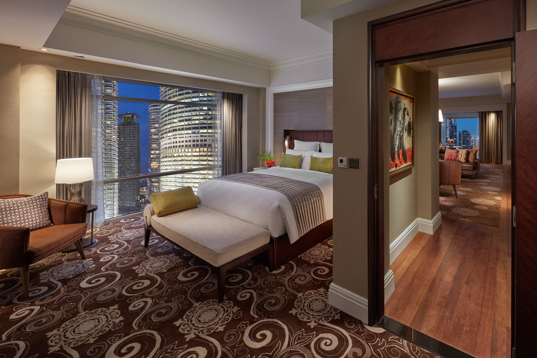 Mandarin Oriental, Kuala Lumpur Hotel – Kuala Lumpur, Indonesia – Club Suite Bedroom