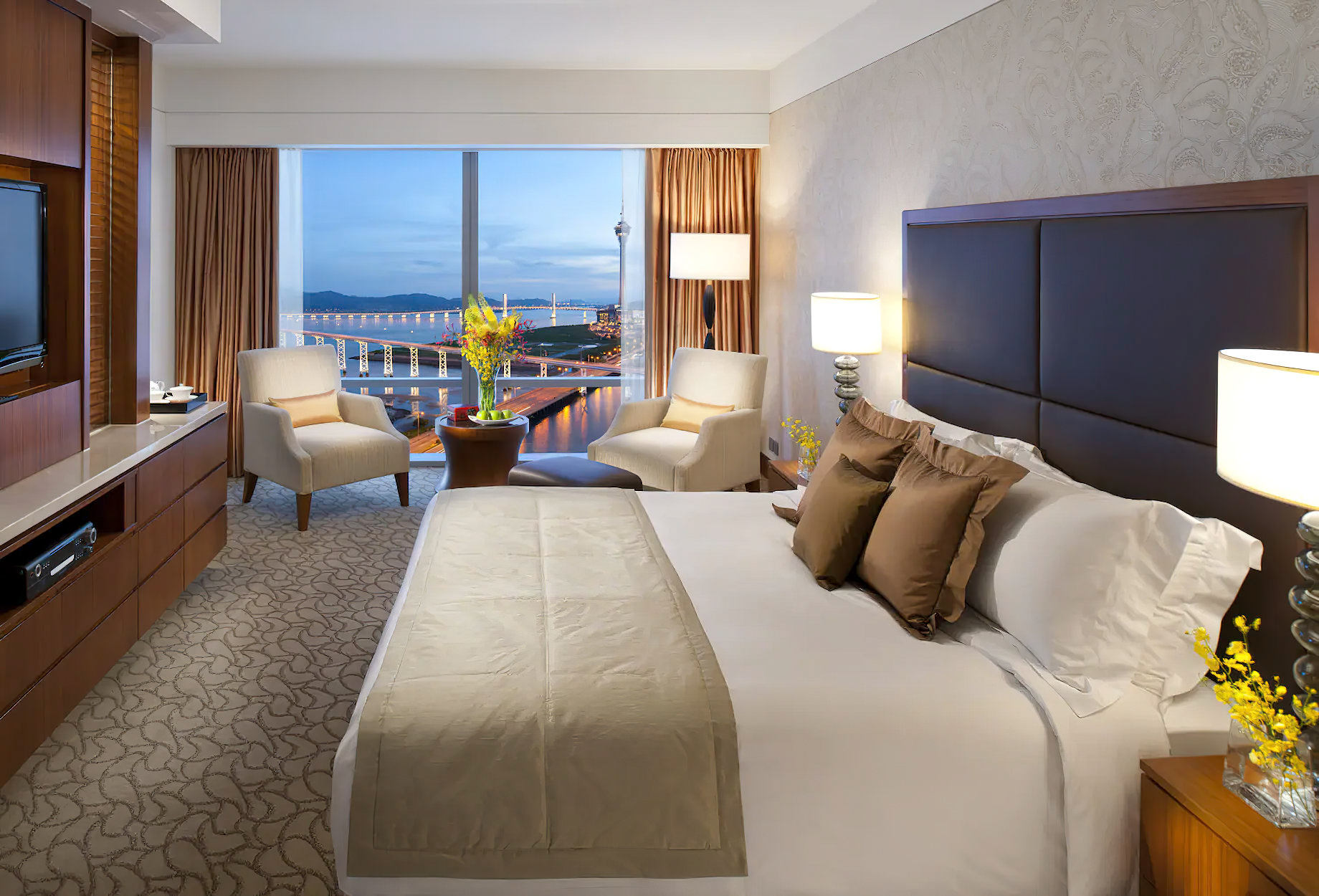 Mandarin Oriental, Macau Hotel – Macau, China – Deluxe Lake View Room