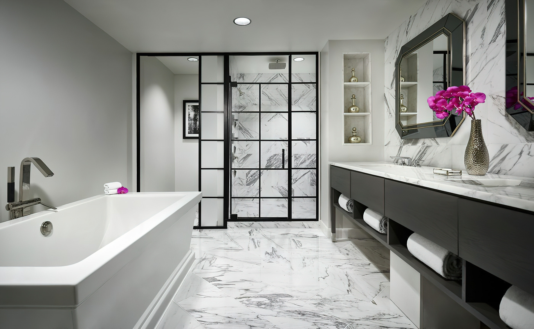 The Ritz-Carlton, Tysons Corner Hotel - McLean, VA, USA - Presidential Suite Bathroom