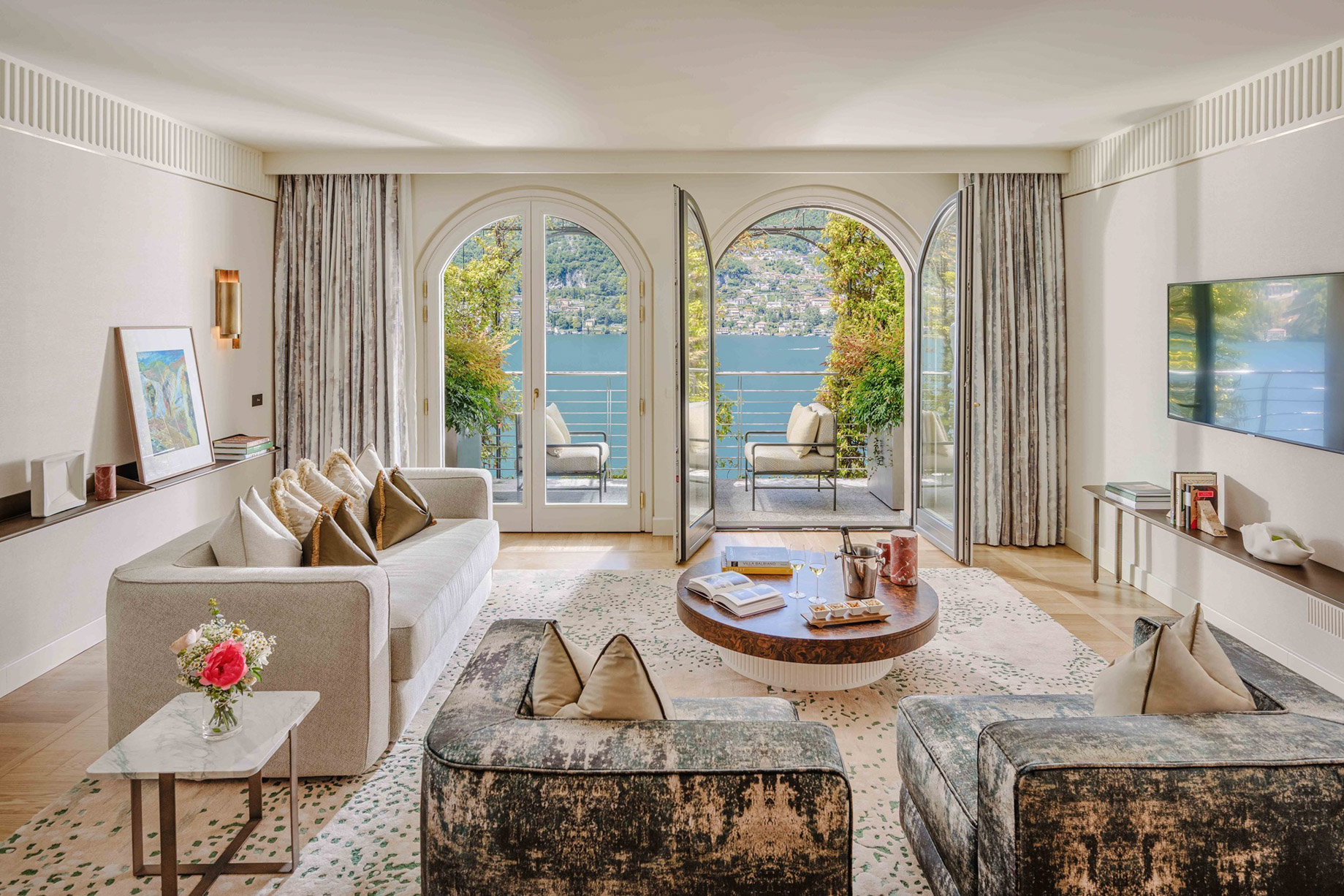 Mandarin Oriental, Lago di Como Hotel – Lake Como, Italy – Grand Vista Lago Suite Livimg Room