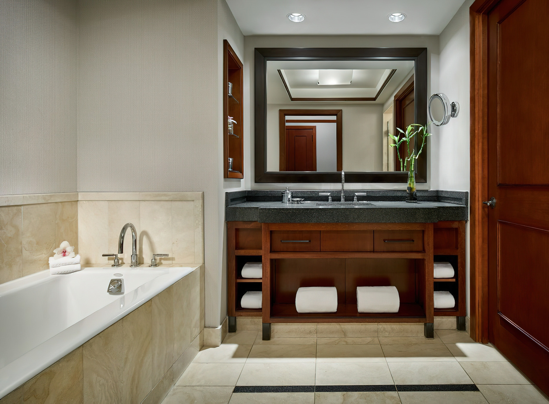 The Ritz-Carlton Georgetown, Washington, D.C. Hotel – Washington, D.C. USA – Premier Room Bathroom