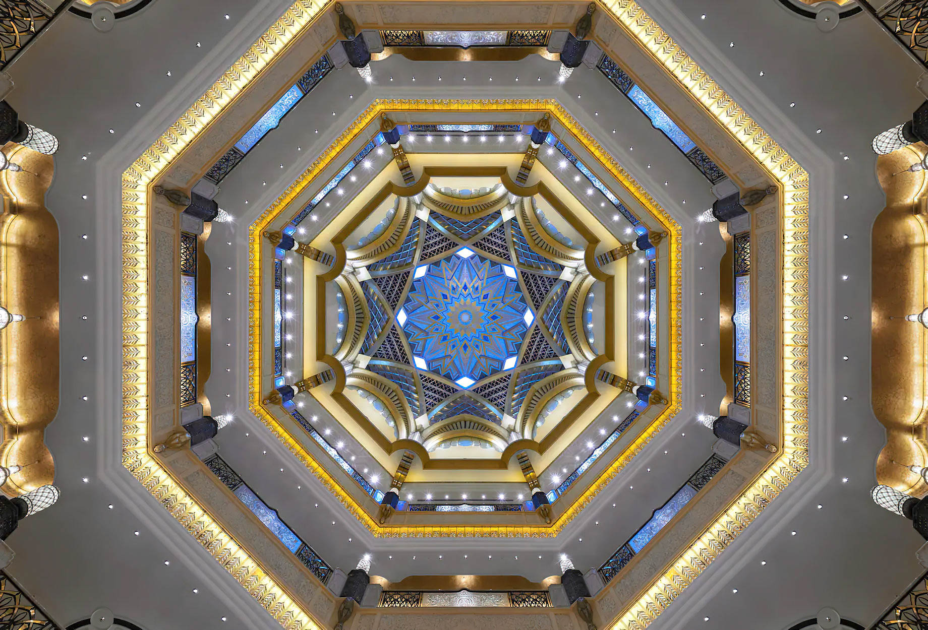 Emirates Palace Abu Dhabi Hotel – Abu Dhabi, UAE – Ceiling Dome