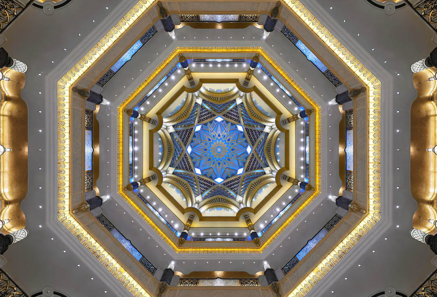 Emirates Palace Abu Dhabi Hotel – Abu Dhabi, UAE – Ceiling Dome