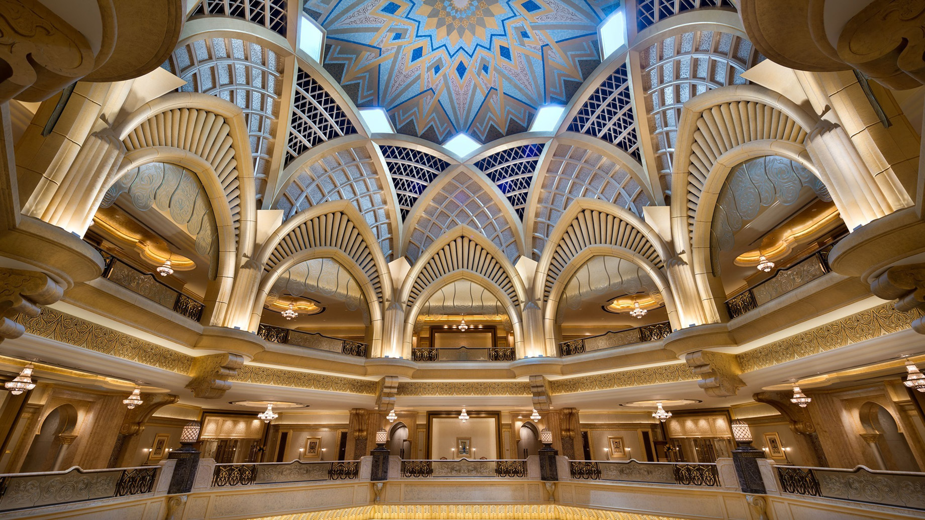 Emirates Palace Abu Dhabi Hotel - Abu Dhabi, UAE - Ceiling Dome