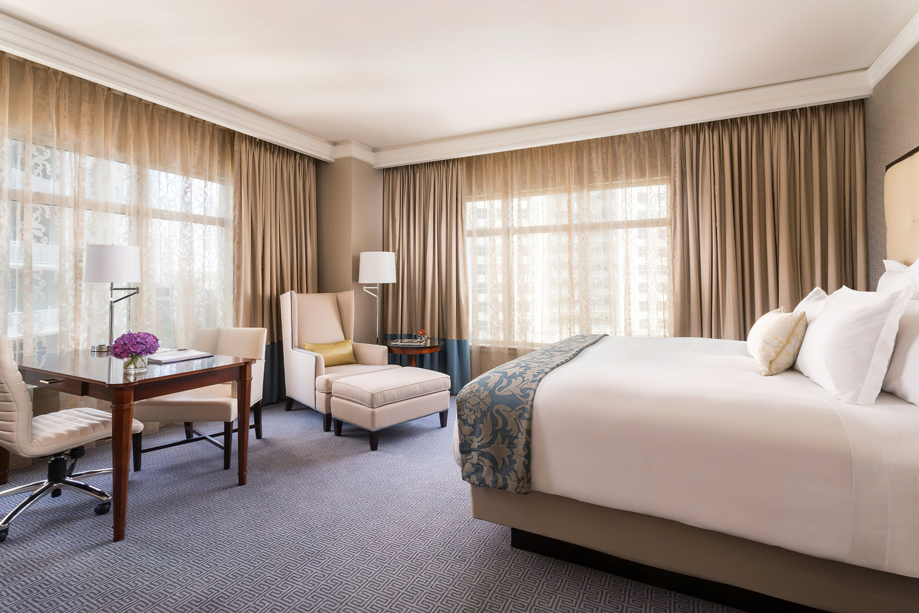 The Ritz-Carlton, Dallas Hotel – Dallas, TX, USA – Deluxe Corner Room