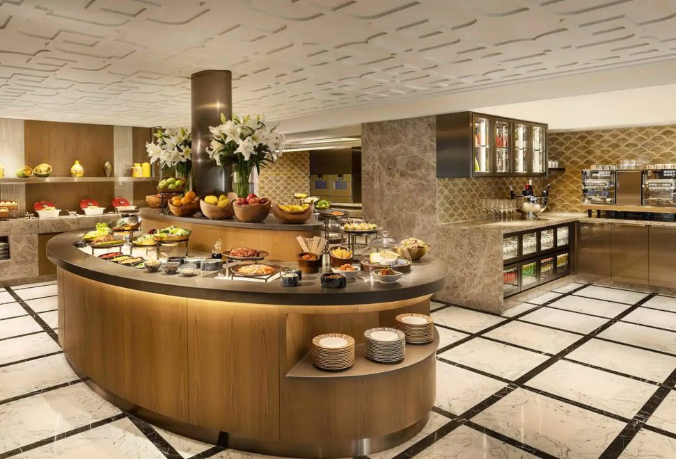 Mandarin Oriental, Hong Kong Hotel - Hong Kong, China - Club Buffet Area