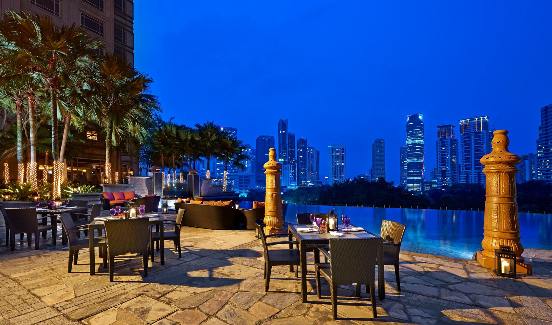 Mandarin Oriental, Kuala Lumpur Hotel – Kuala Lumpur, Indonesia – Outdoor Pool Deck Night View
