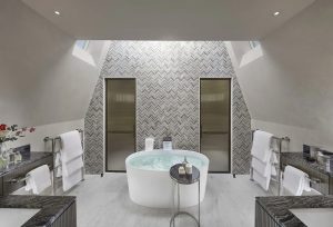 Mandarin Oriental Hyde Park, London Hotel - London, United Kingdom - Mandarin Penthouse Bathroom