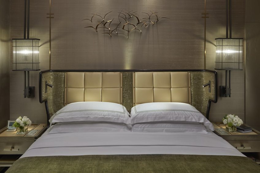 The Landmark Mandarin Oriental, Hong Kong Hotel - Hong Kong, China - L450 Superior Room Bed