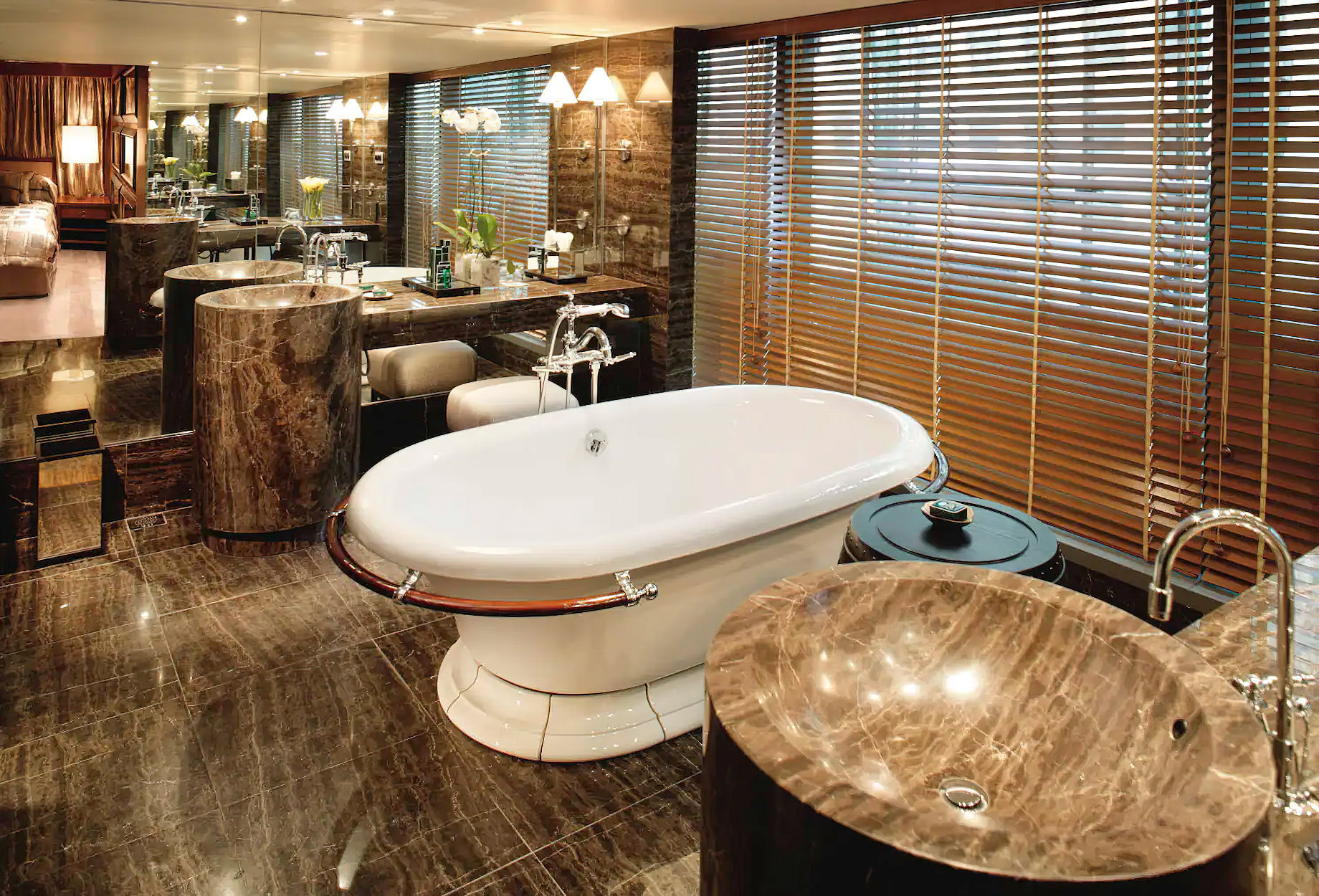 Mandarin Oriental, Hong Kong Hotel - Hong Kong, China - Statue Square View Suite Bathroom