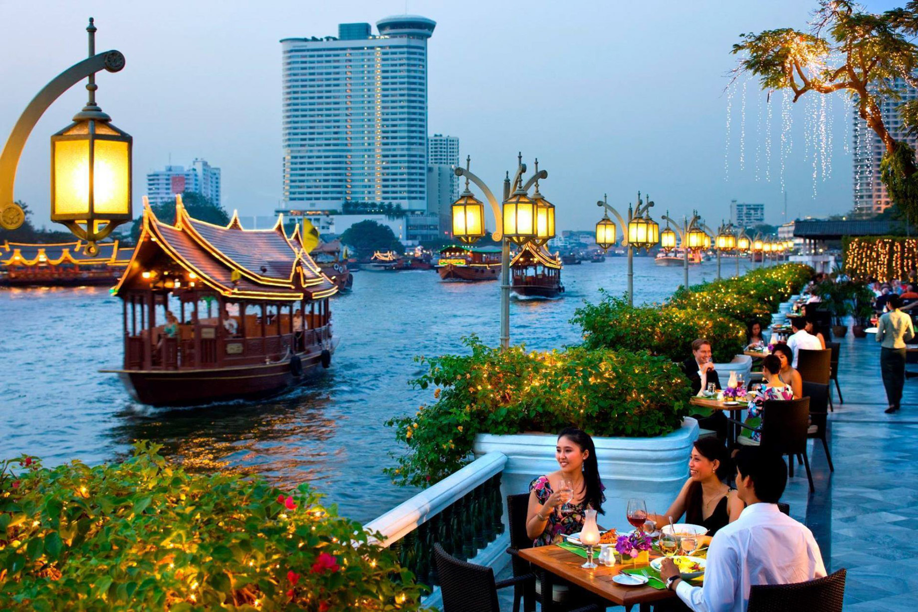 Mandarin Oriental, Bangkok Hotel - Bangkok, Thailand - Riverside Terrace at Dusk