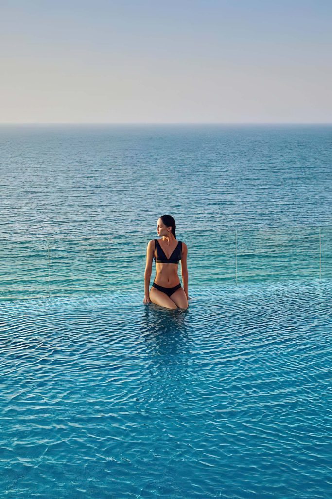 Mandarin Oriental Jumeira, Dubai Resort - Jumeirah, Dubai, UAE - Ocean View Infinity Pool