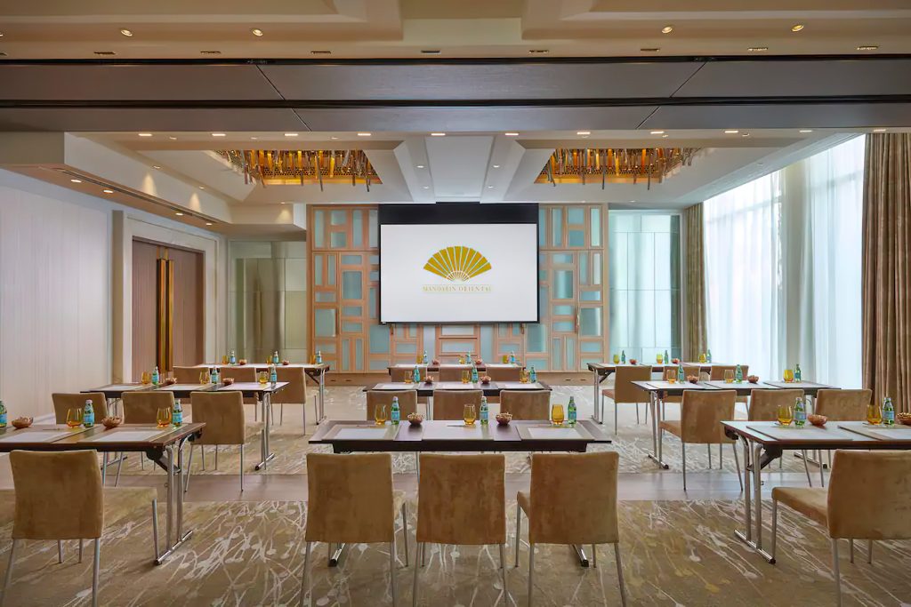 Mandarin Oriental Jumeira, Dubai Resort - Jumeirah, Dubai, UAE - Meeting Room