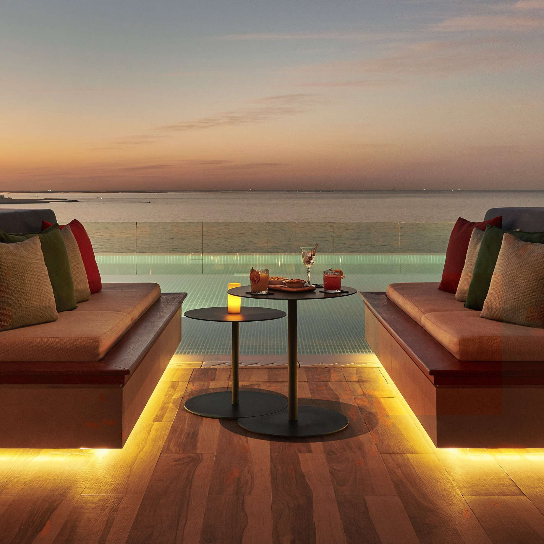 Mandarin Oriental Jumeira, Dubai Resort - Jumeirah, Dubai, UAE - Tasca Infinity Bar Sunset Ocean View