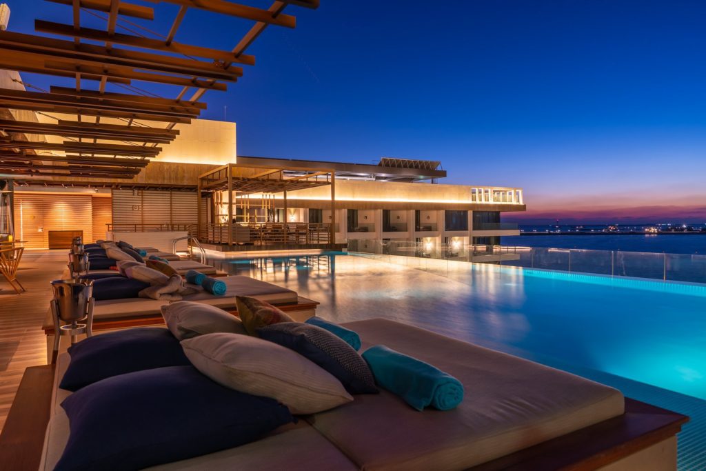 Mandarin Oriental Jumeira, Dubai Resort - Jumeirah, Dubai, UAE - Tasca Terrace Infinity Pool Night View