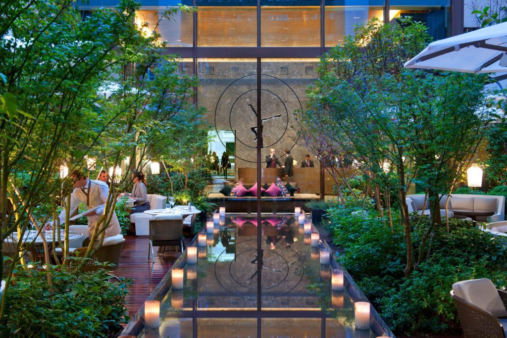 006 - Mandarin Oriental, Paris Hotel - Paris, France - Courtyard Lobby View