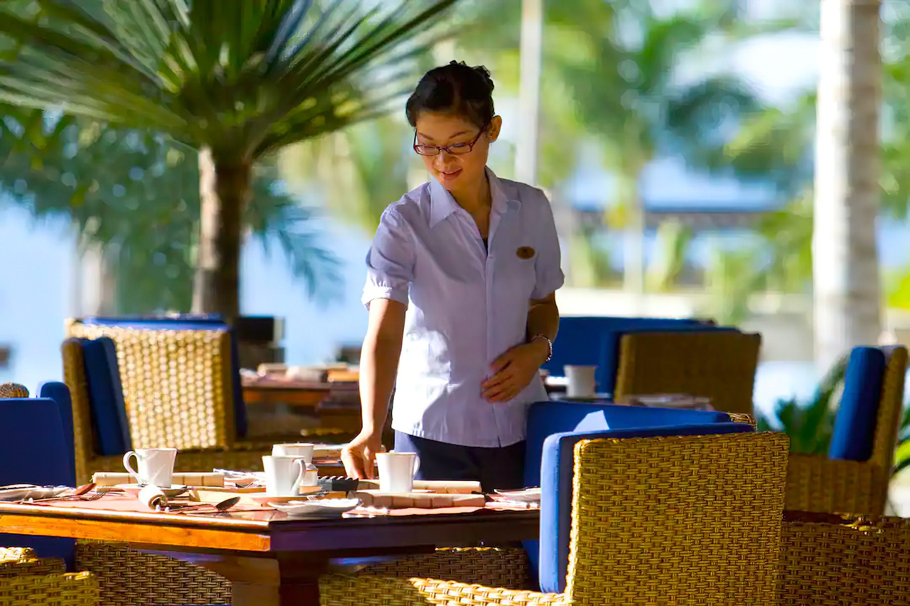 Mandarin Oriental, Sanya Hotel – Hainan, China – Pavilion Restaurant Service