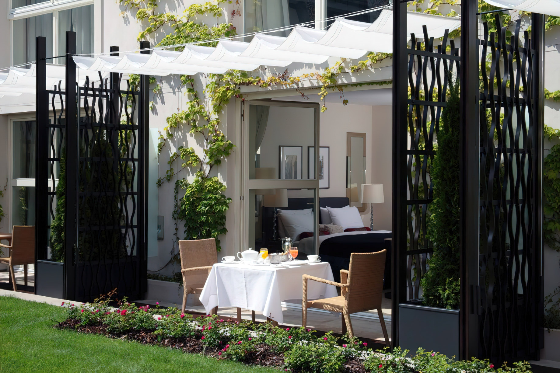 Mandarin Oriental, Prague Hotel - Prague, Czech Republic - Deluxe Terrace Room Private Dining