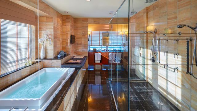 Mandarin Oriental, Washington D.C. Hotel - Washington DC, USA - Presidential Suite Bathroom