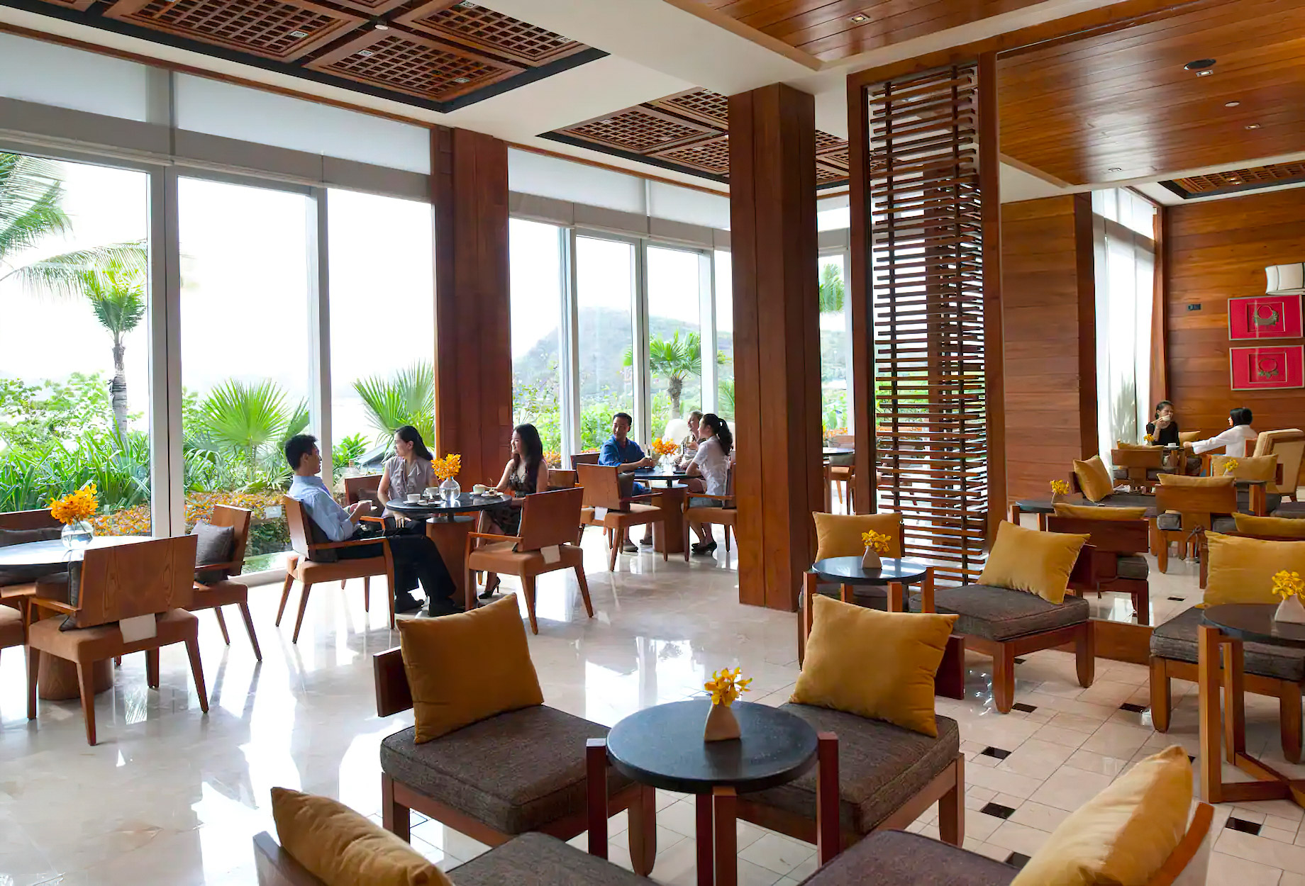 Mandarin Oriental, Sanya Hotel – Hainan, China – Restaurant Lounge