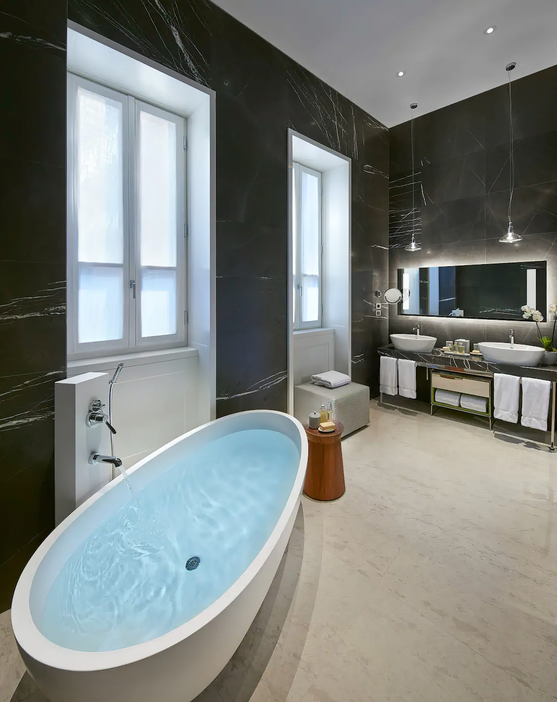 Mandarin Oriental, Milan Hotel - Milan, Italy - Guest Bathroom