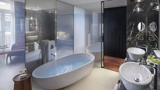 Mandarin Oriental, Milan Hotel - Milan, Italy - Junior Suite Bathroom