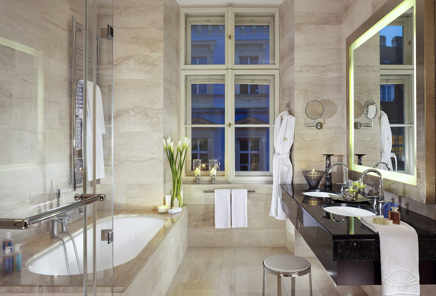 Mandarin Oriental, Prague Hotel – Prague, Czech Republic – Deluxe Suite Bathroom