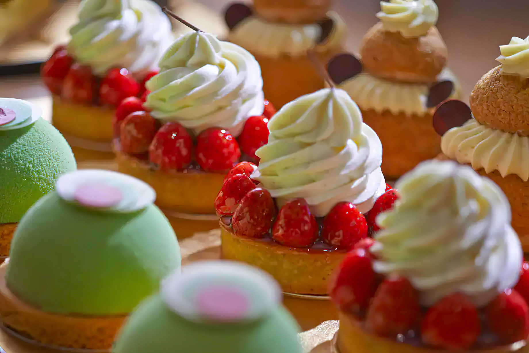 Mandarin Oriental Pudong, Shanghai Hotel – Shanghai, China – Mandarin Cake Shop