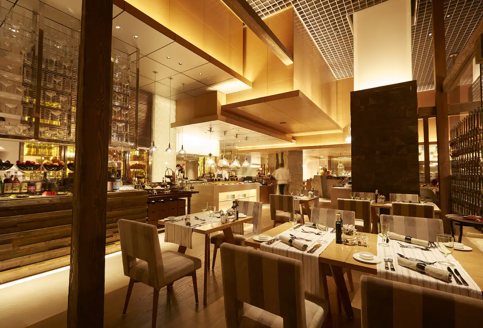 Al Faisaliah Hotel – Riyadh, Saudi Arabia – La Brasserie Restaurant Dining