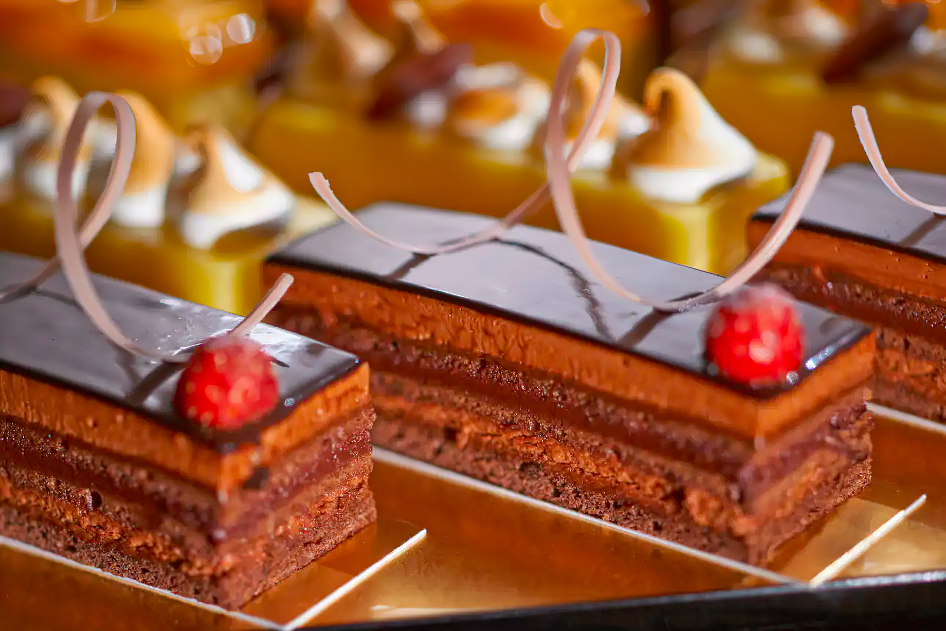 Mandarin Oriental Pudong, Shanghai Hotel – Shanghai, China – Mandarin Cake Shop