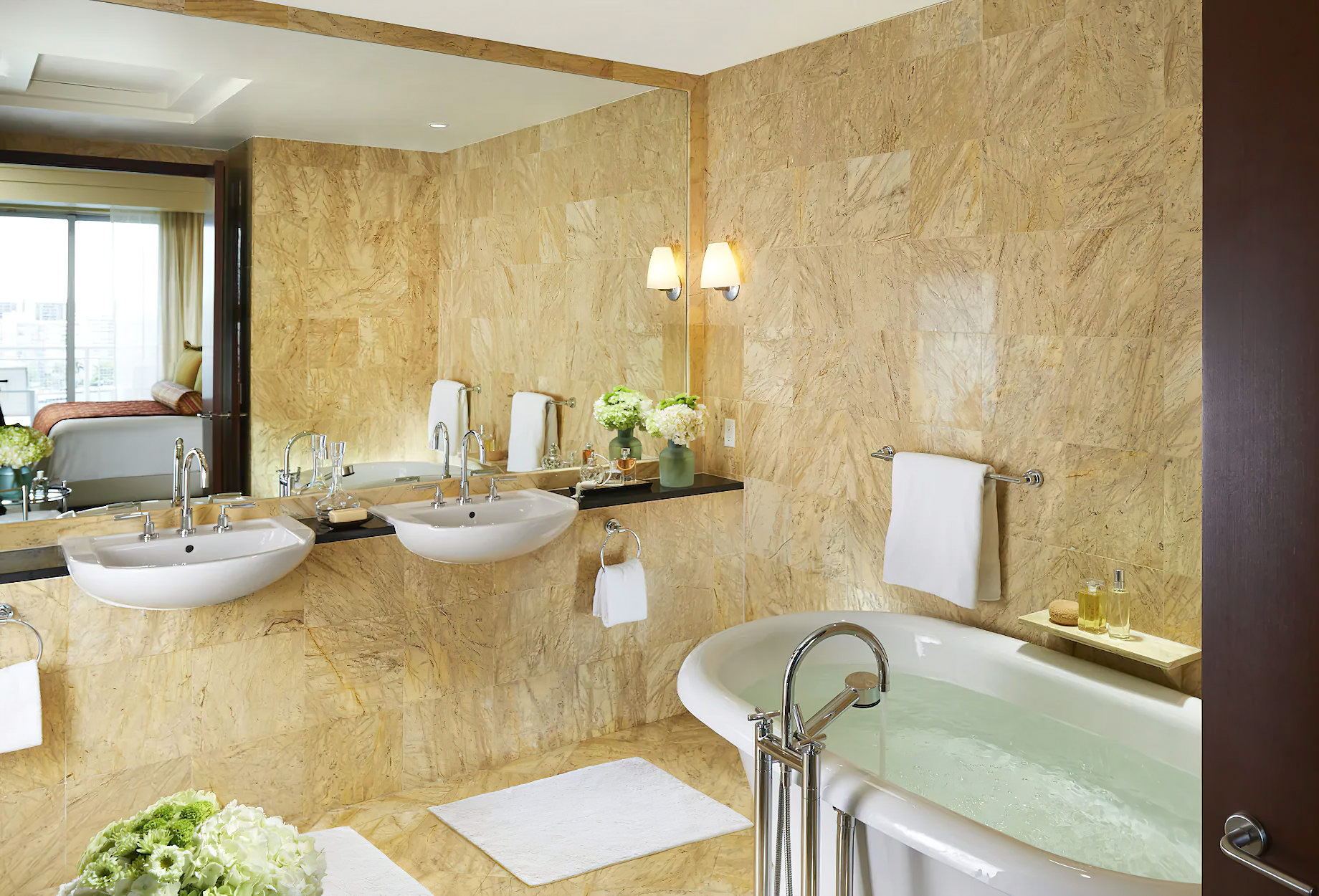 Mandarin Oriental, Miami Hotel – Miami, FL, USA – Bay View Suite Bathroom