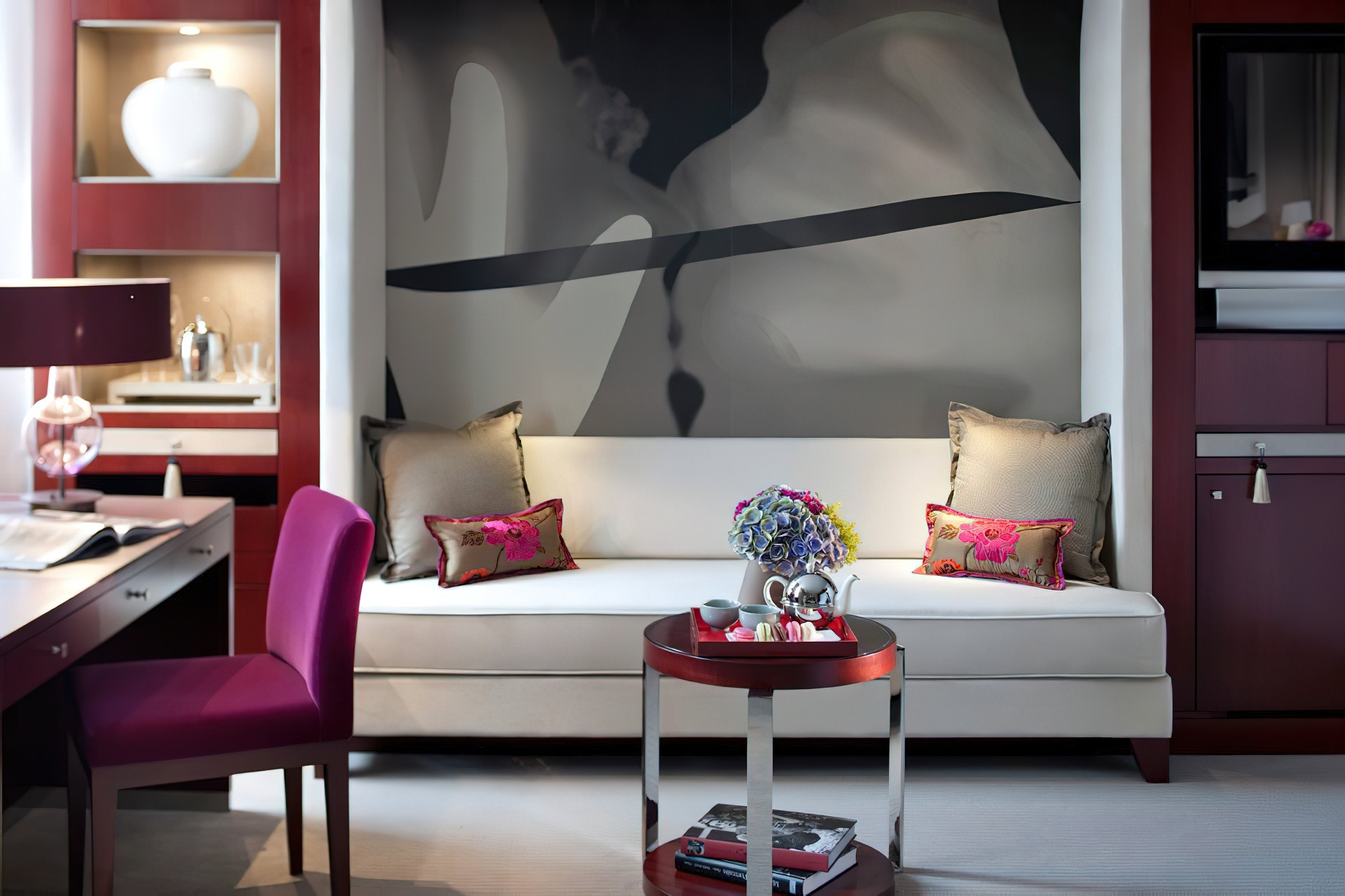 035 – Mandarin Oriental, Paris Hotel – Paris, France – Junior Suite Decor