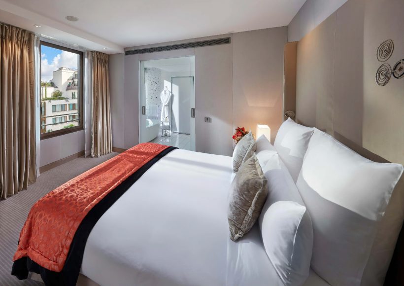 037 - Mandarin Oriental, Paris Hotel - Paris, France - Couture Suite Bedroom