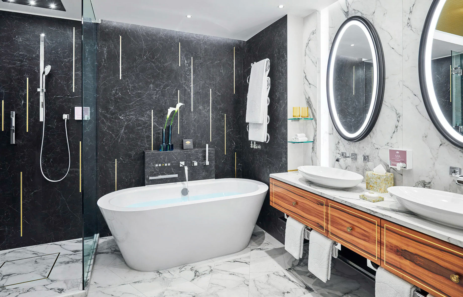 Mandarin Oriental, Munich Hotel – Munich, Germany – Deluxe Junior Suite Bathroom