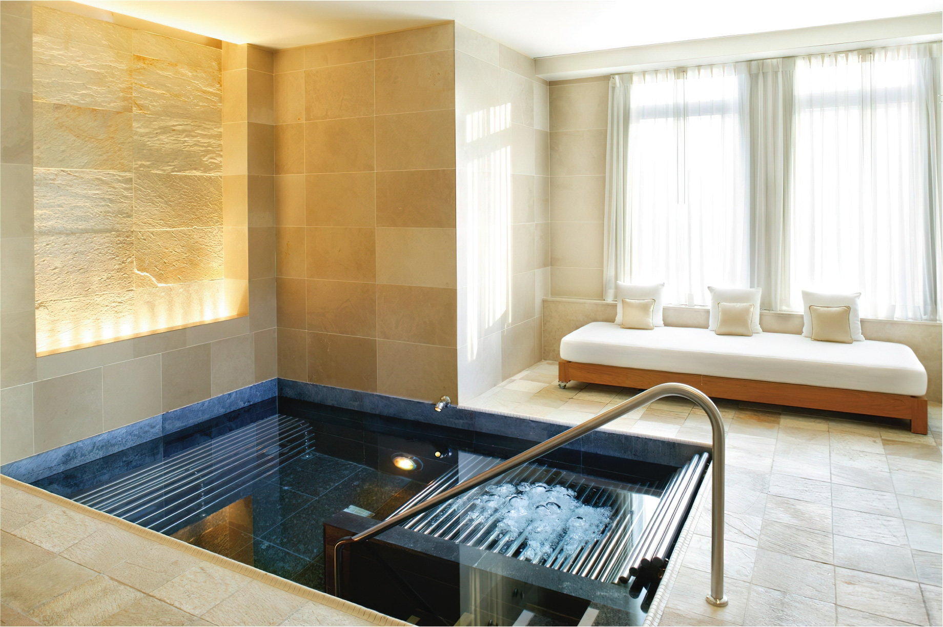 Mandarin Oriental, New York Hotel – New York, NY, USA – Spa Relaxation Pool