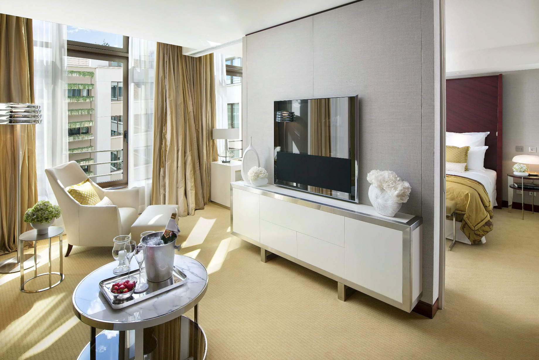 046 – Mandarin Oriental, Paris Hotel – Paris, France – Deluxe Suite