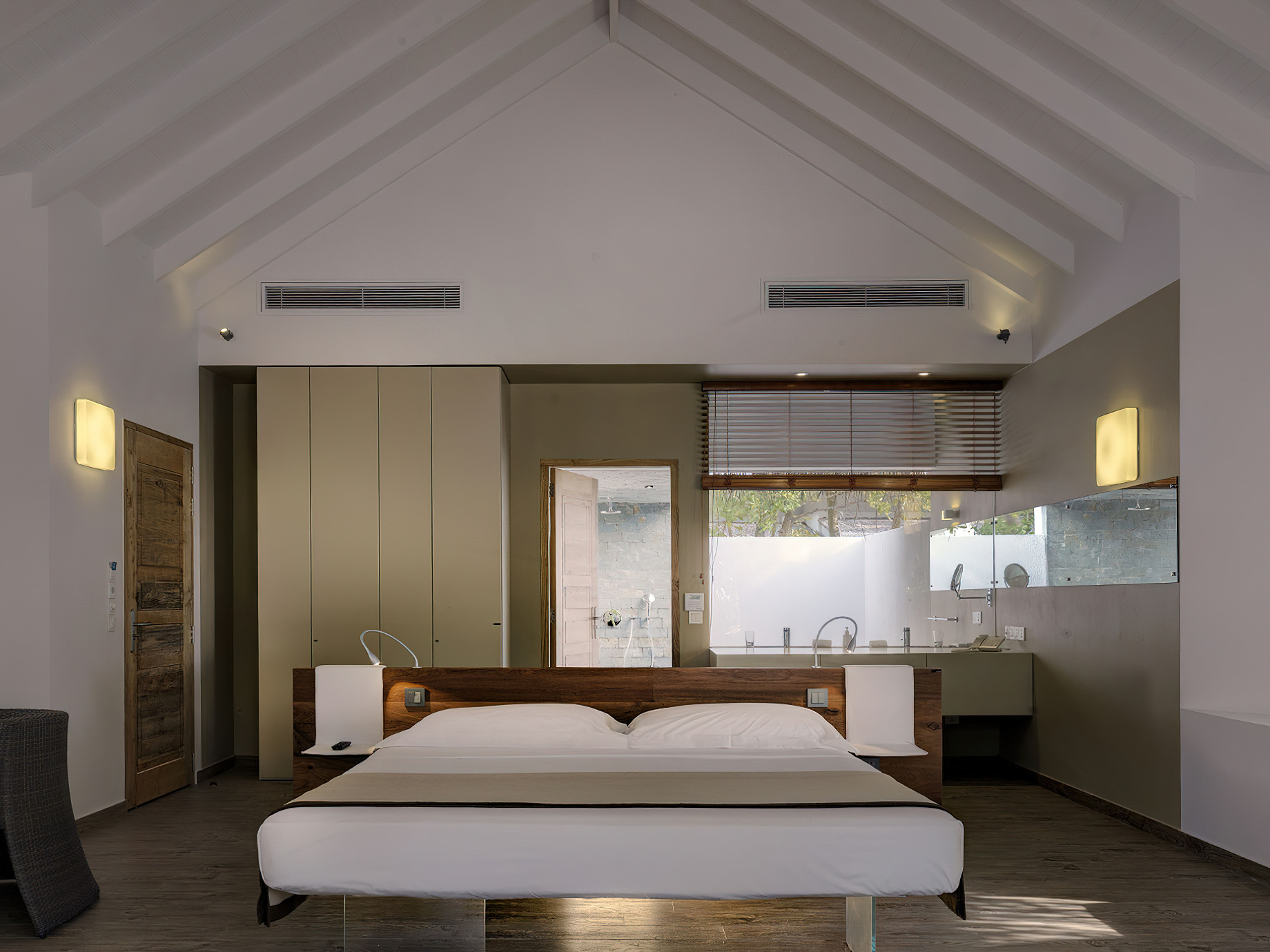 Cocoon Maldives Resort - Ookolhufinolhu, Lhaviyani Atoll, Maldives - Beach Suite Bed