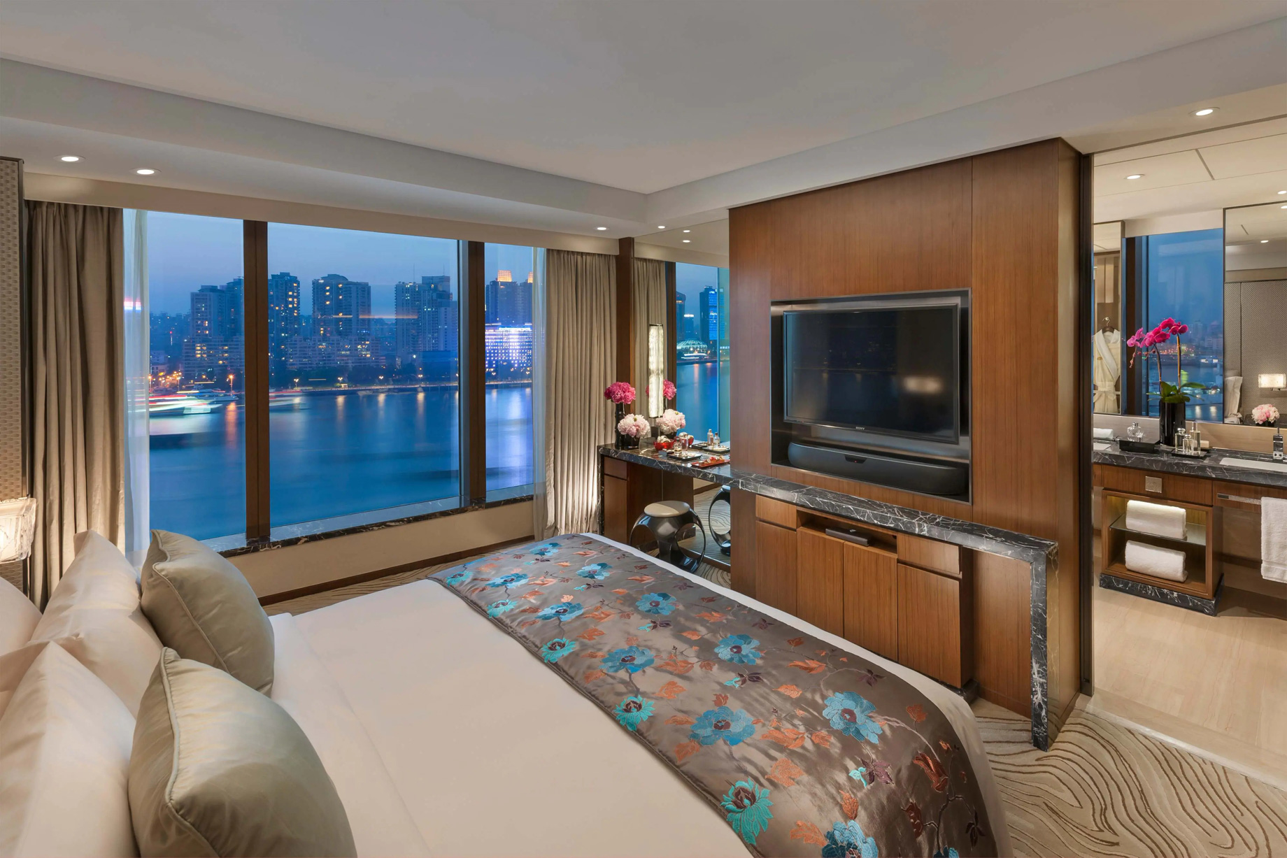 Mandarin Oriental Pudong, Shanghai Hotel – Shanghai, China – River View Suite