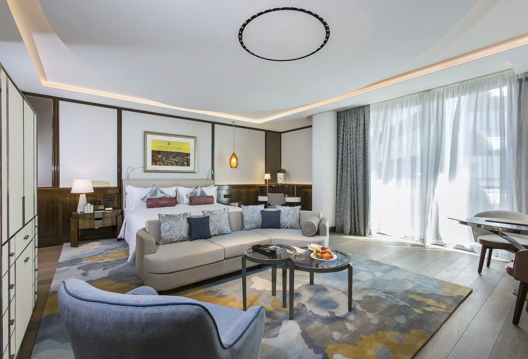 Al Faisaliah Hotel - Riyadh, Saudi Arabia - Deluxe Room