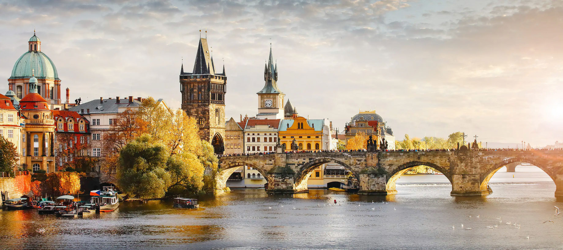 Mandarin Oriental, Prague Hotel – Prague, Czech Republic – Prague Bridge View