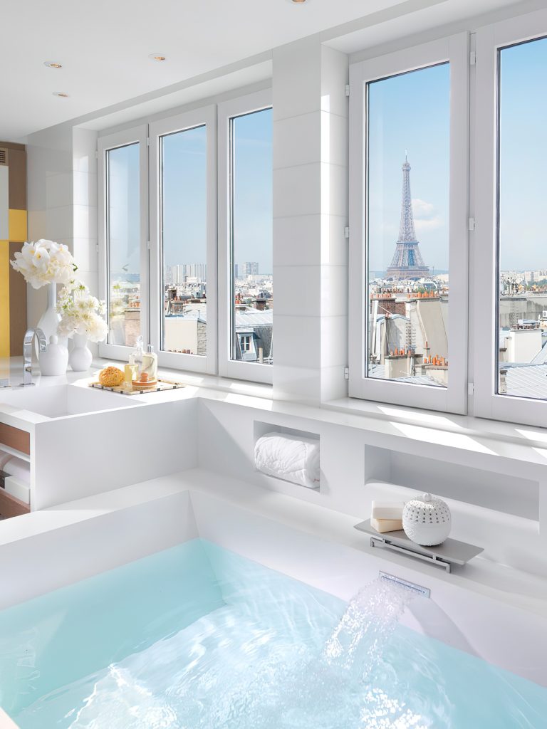 057 - Mandarin Oriental, Paris Hotel - Paris, France - Mandarin Penthouse Suite Bathroom