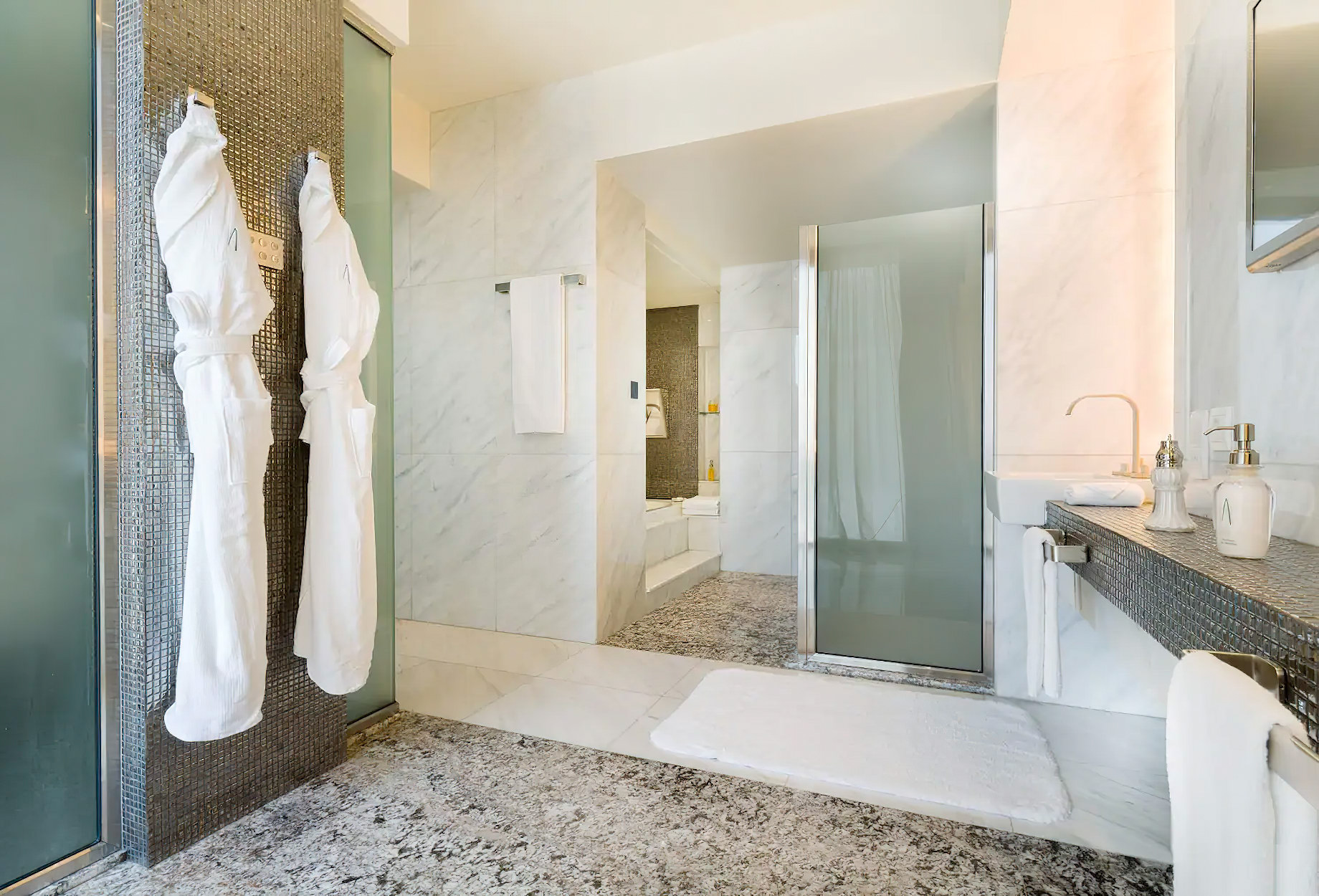 Al Faisaliah Hotel – Riyadh, Saudi Arabia – Landmark Suite Bathroom