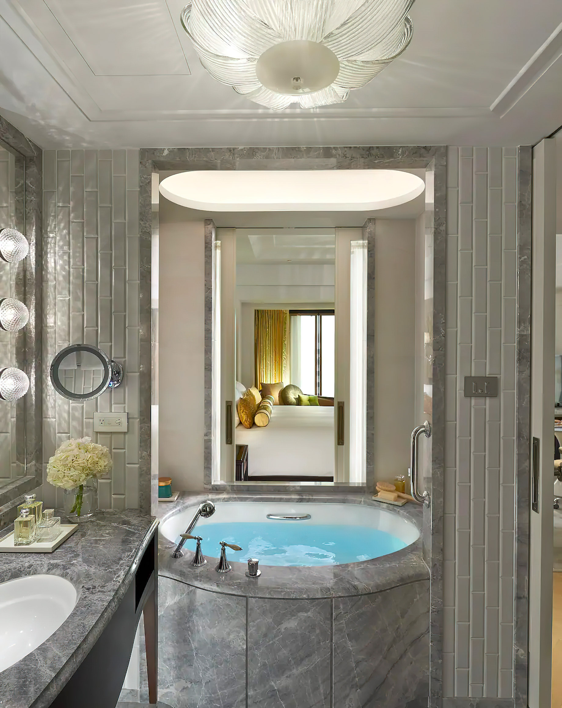 Mandarin Oriental, Taipei, Hotel - Taipei, Taiwan - Mandarin Guest Bathroom