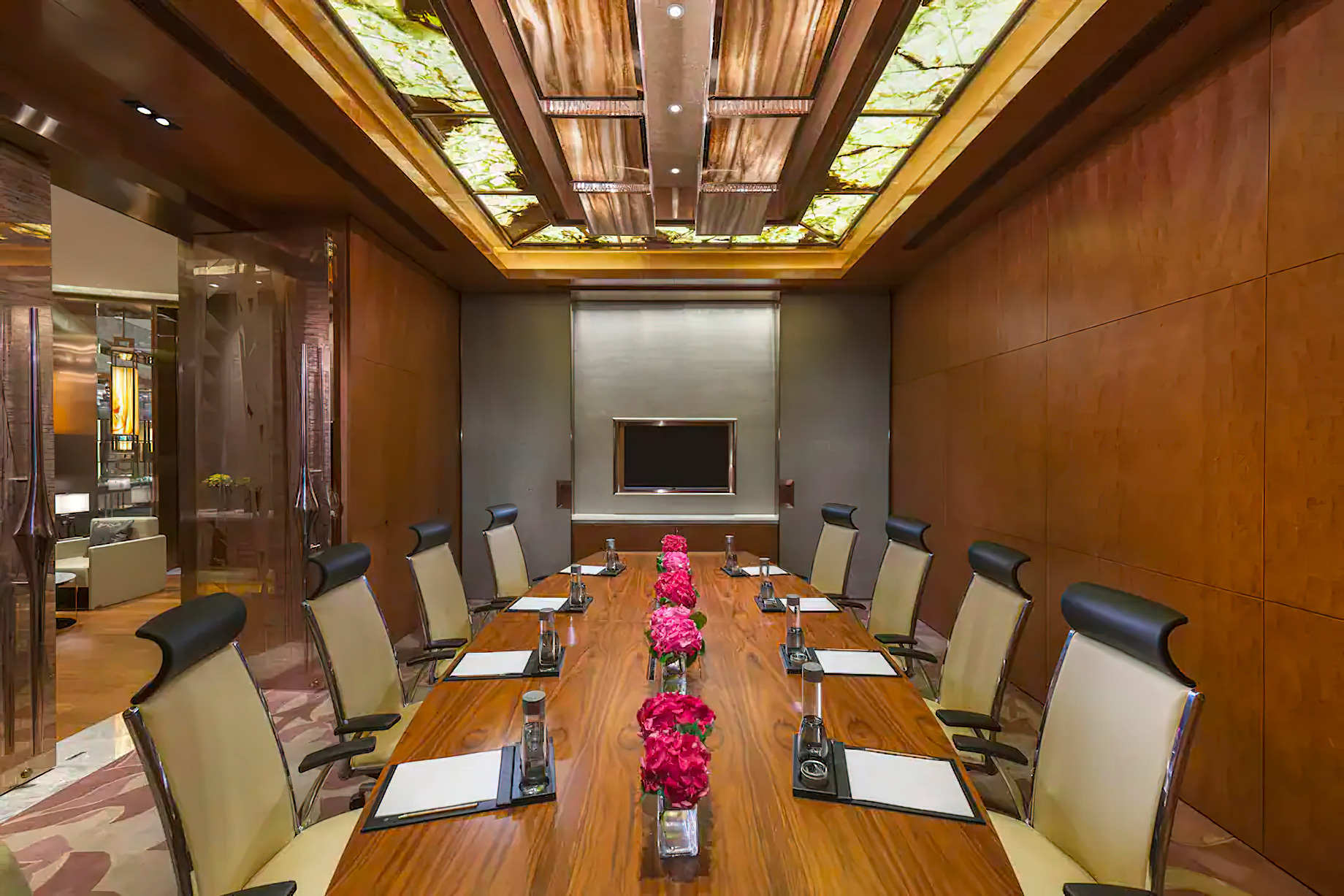 Mandarin Oriental Pudong, Shanghai Hotel – Shanghai, China – Boardroom